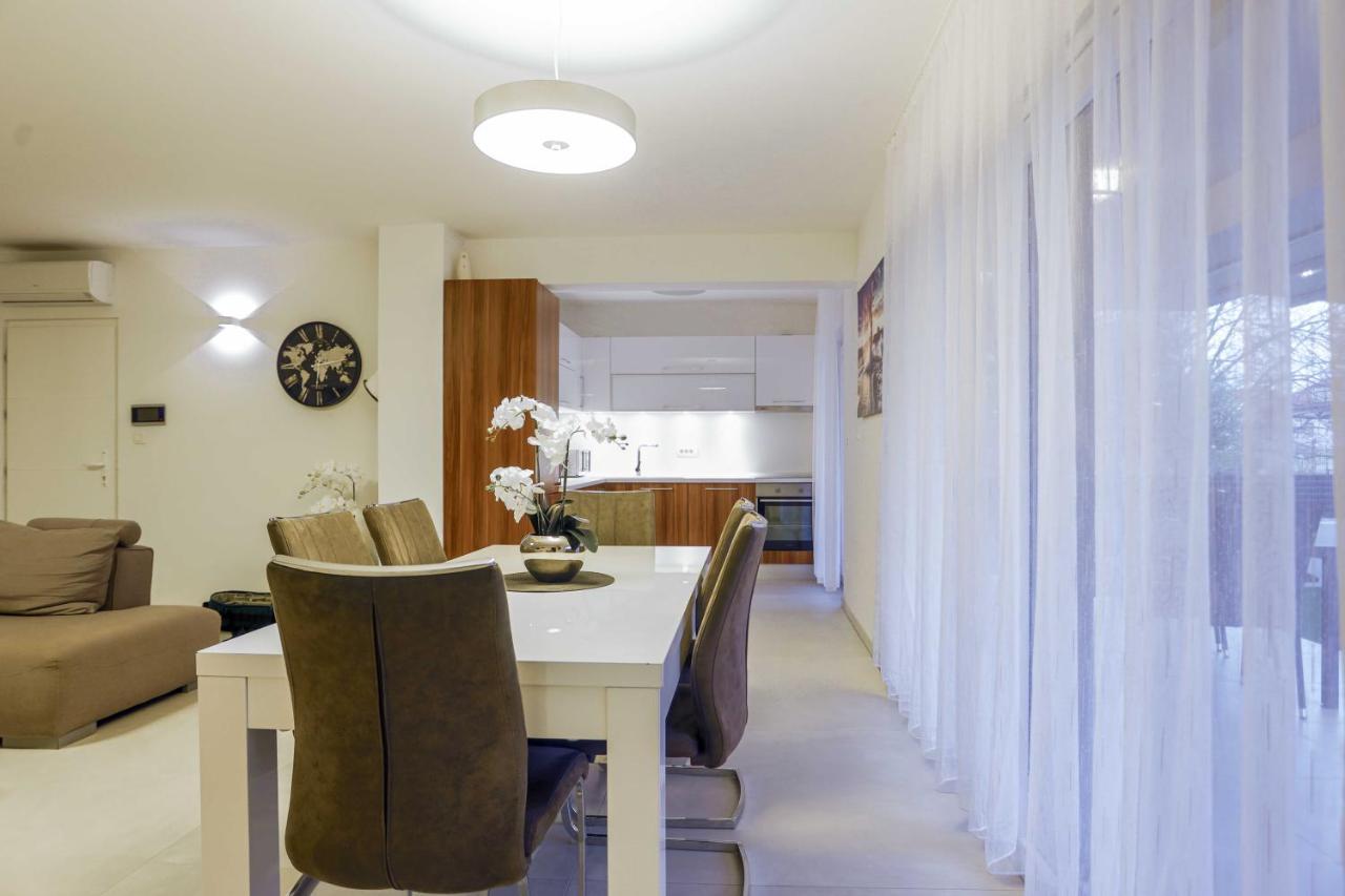 Villa Castelli, Apartment With Pool, Kaštela Zewnętrze zdjęcie